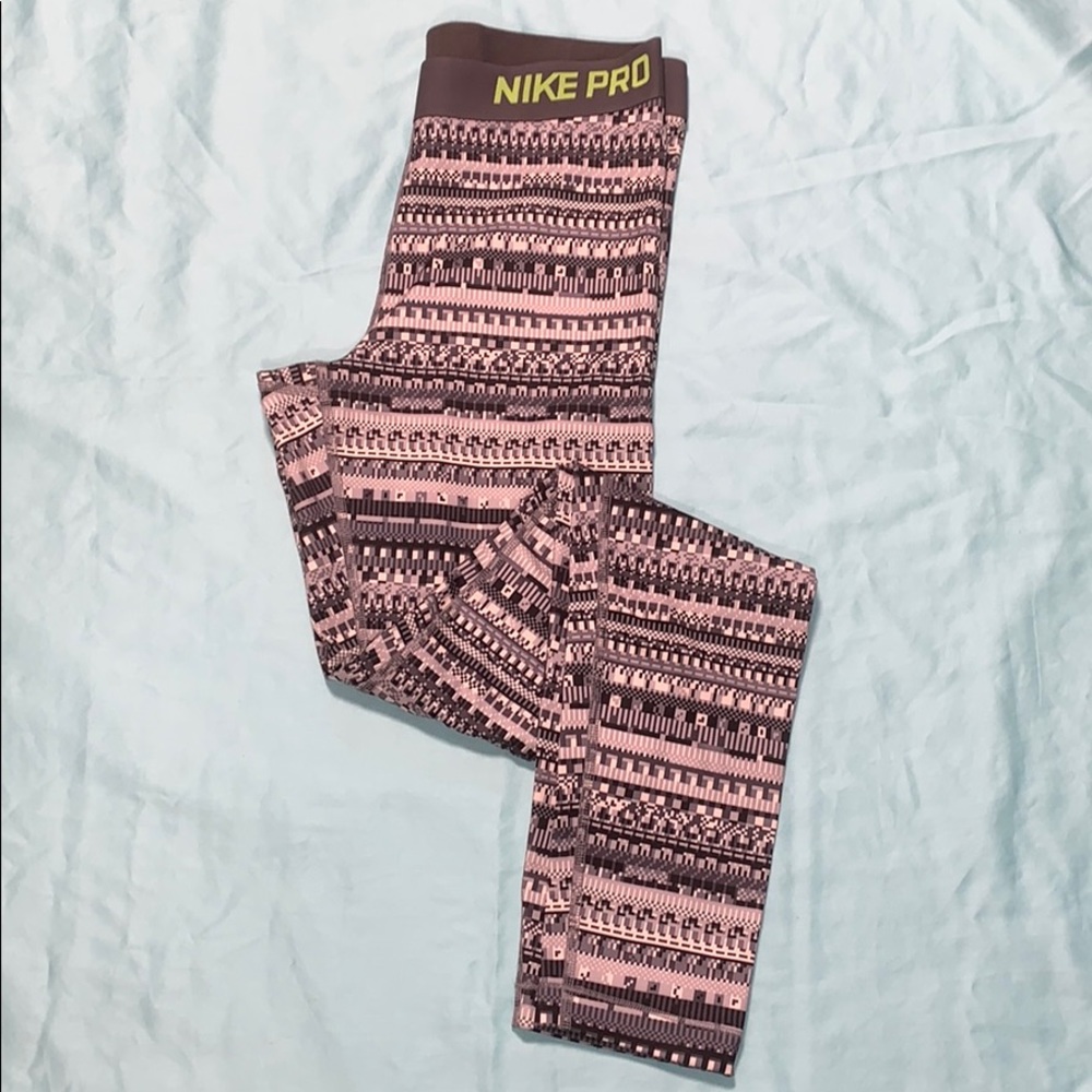 Nike Pro Patterned Leggings